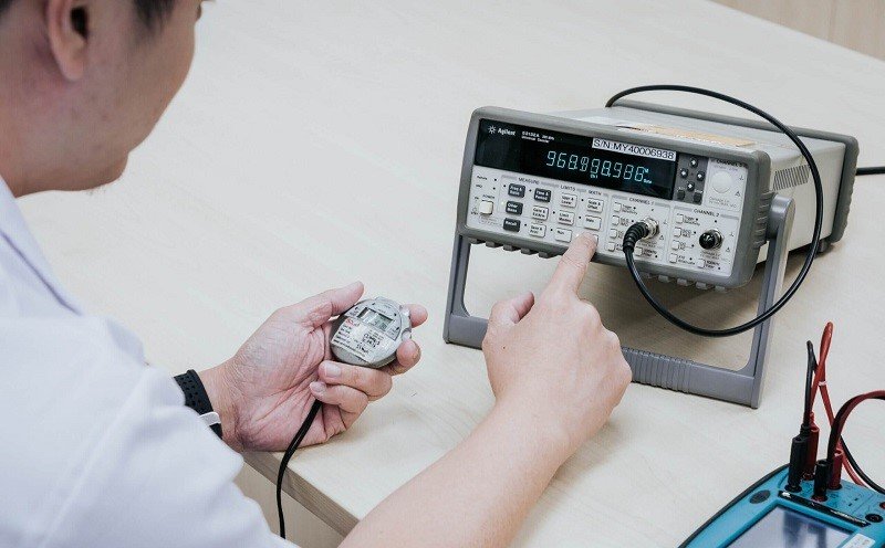 Kalibrasi Alat Waktu dan Frekuensi